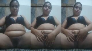 Bokep enak tante colmek menikmati banget